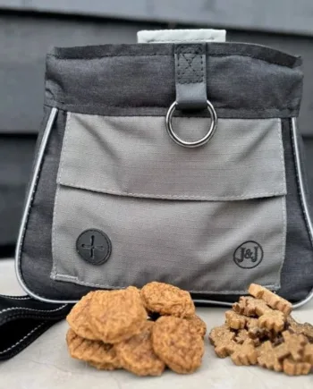 Dicte Godbidstaske By Irene Jarnved  Grå